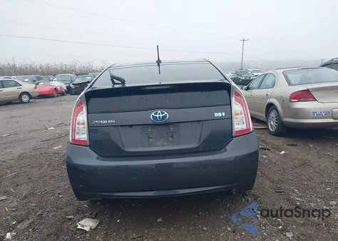 2013 Toyota Prius Three z USA, uszkodzony, nr VIN JTDKN3DU0D5634684